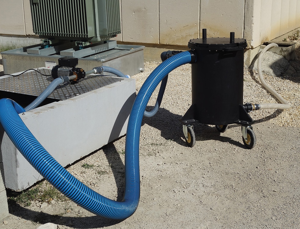 Mobile Filtereinheit zur Behandlung ölbelasteten Wassers